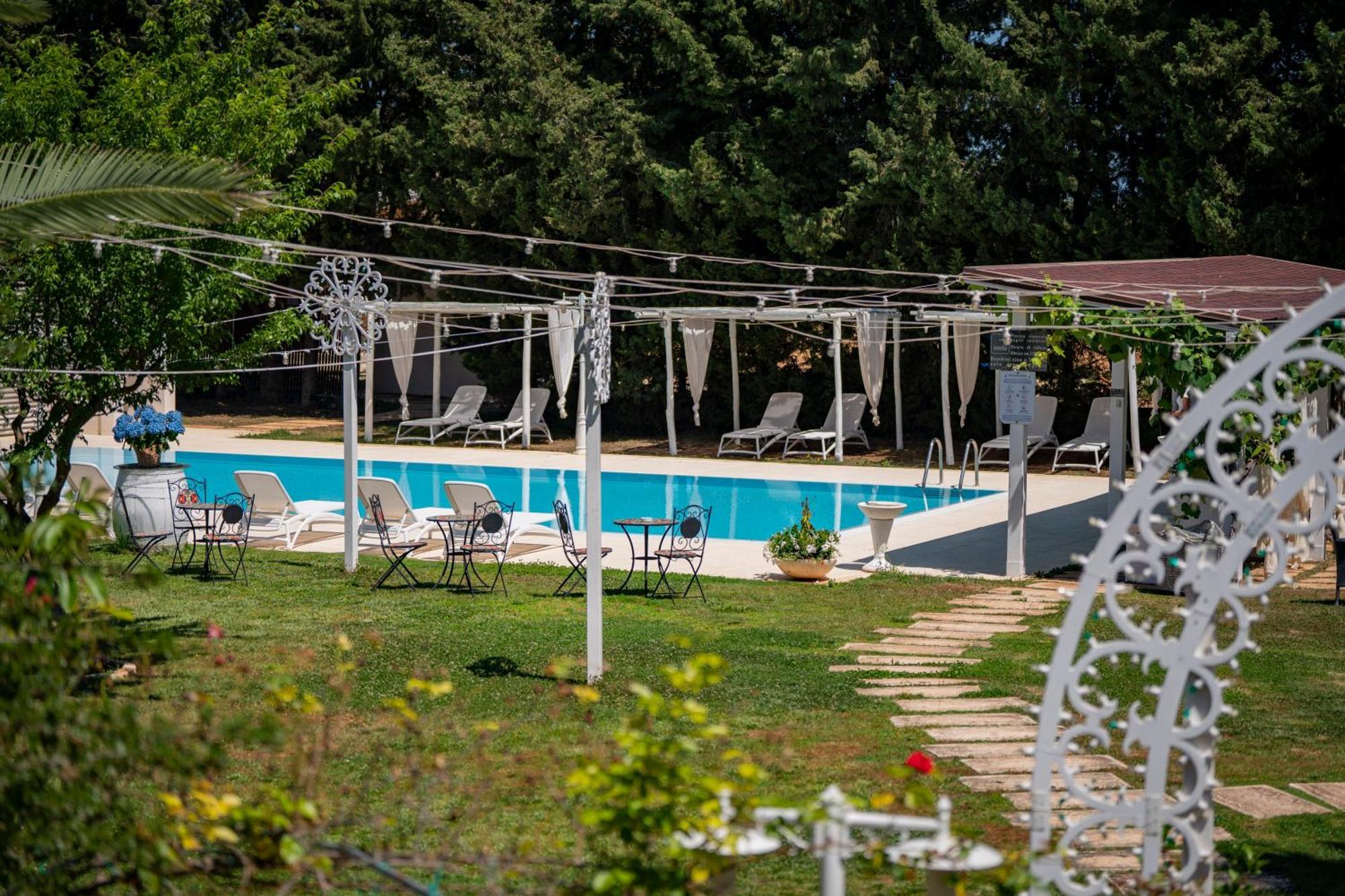 Masseria Montepaolo Dimora Di Charme Конверсано Экстерьер фото